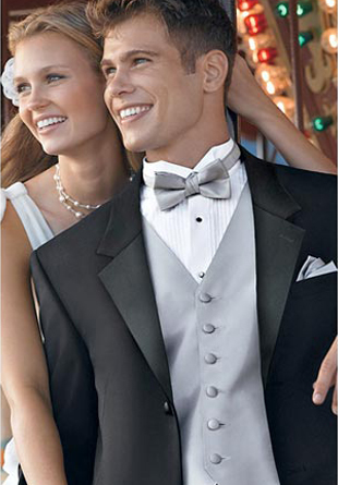 زمان و ساعت وبگردی؛ جدیدترین مدل های لباس دامادی 2010