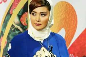 تاریخ و زمان وبگردی؛ خانم بازیگر 30 ساله در کنار ماشین گرانقیمتش تاریخ و زمان وبگردی؛ خانم بازیگر 30 ساله در کنار ماشین گرانقیمتش