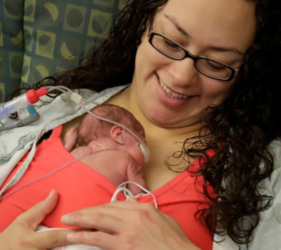 نوزادی به اندازه سیب رکورد گینس را شکست (عکس) نوزادی به اندازه سیب رکورد گینس را شکست (عکس)