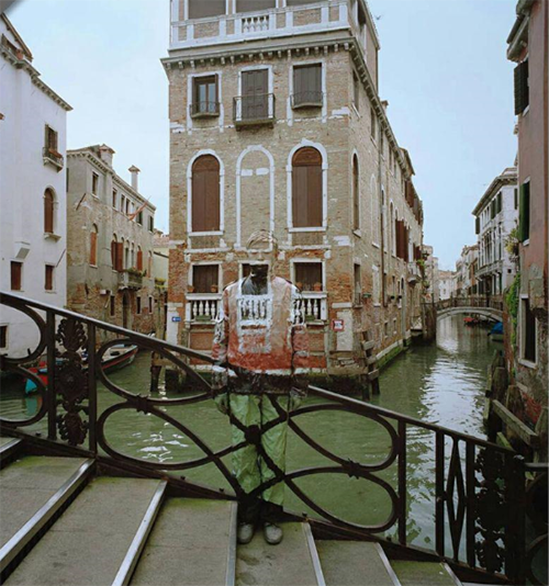 عکس های جالب مردی که نامرئی میشود