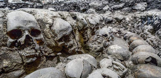 بناهای تاریخی که به جای آجر از جمجمه انسان ساخته شده اند بناهای تاریخی که به جای آجر از جمجمه انسان ساخته شده اند