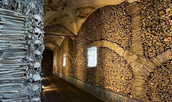 بناهای تاریخی که به جای آجر از جمجمه انسان ساخته شده اند بناهای تاریخی که به جای آجر از جمجمه انسان ساخته شده اند