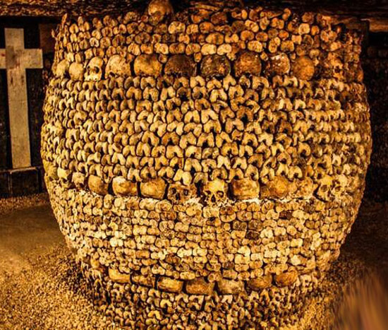 بناهای تاریخی که به جای آجر از جمجمه انسان ساخته شده اند بناهای تاریخی که به جای آجر از جمجمه انسان ساخته شده اند