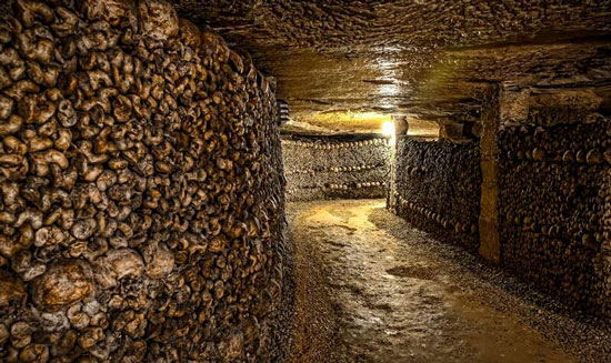 بناهای تاریخی که به جای آجر از جمجمه انسان ساخته شده اند بناهای تاریخی که به جای آجر از جمجمه انسان ساخته شده اند