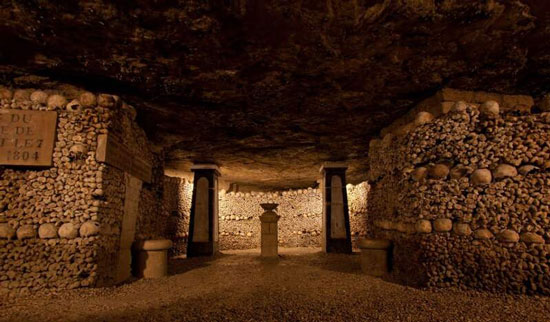 بناهای تاریخی که به جای آجر از جمجمه انسان ساخته شده اند بناهای تاریخی که به جای آجر از جمجمه انسان ساخته شده اند