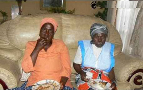 ازدواج جنجالی پسر 8 ساله با زن 60 ساله + عکس