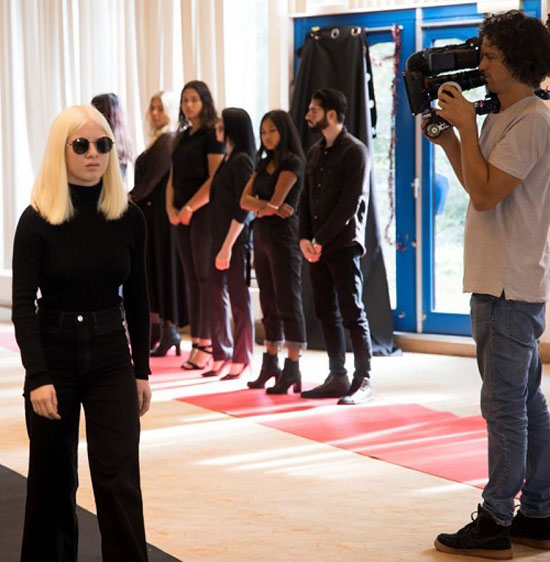 سرنوشت جالب کودک سرراهی که وارد صنعت مدلینگ شد سرنوشت جالب کودک سرراهی که وارد صنعت مدلینگ شد