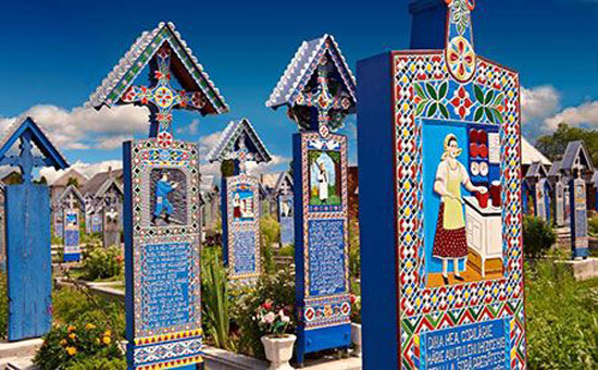 قبرستان عجیب و غریب که در آن با شادی میمیرید! قبرستان عجیب و غریب که در آن با شادی میمیرید!