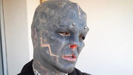 مردی که با بریدن گوش، دهان و بینی خودش را شبیه موجودات فضایی کرد + عکس 18+ مردی که با بریدن گوش، دهان و بینی خودش را شبیه موجودات فضایی کرد + عکس 18+