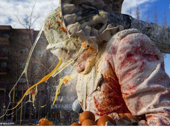 جشنواره جالب و دیدنی جنگ خونین با تخم مرغ در اسپانیا + عکس جشنواره جالب و دیدنی جنگ خونین با تخم مرغ در اسپانیا + عکس