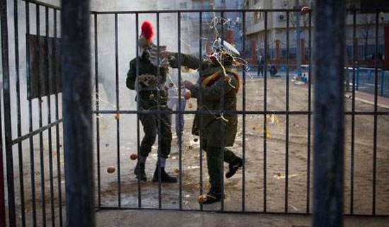 جشنواره جالب و دیدنی جنگ خونین با تخم مرغ در اسپانیا + عکس جشنواره جالب و دیدنی جنگ خونین با تخم مرغ در اسپانیا + عکس