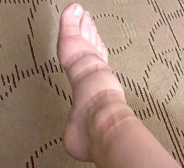 16761981503165-irannaz-com پوشیدن کفش پاشنه بلند ، چالش های جالب دختران