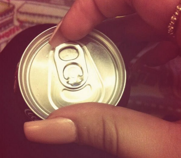 167619816511828-irannaz-com باز در کنسرو با ناخن بلند ، چالش های جالب دختران