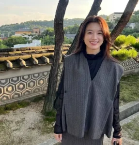 نگاه روز |عکس از استایل و چهره «دونگ‌یی» در 38 سالگی