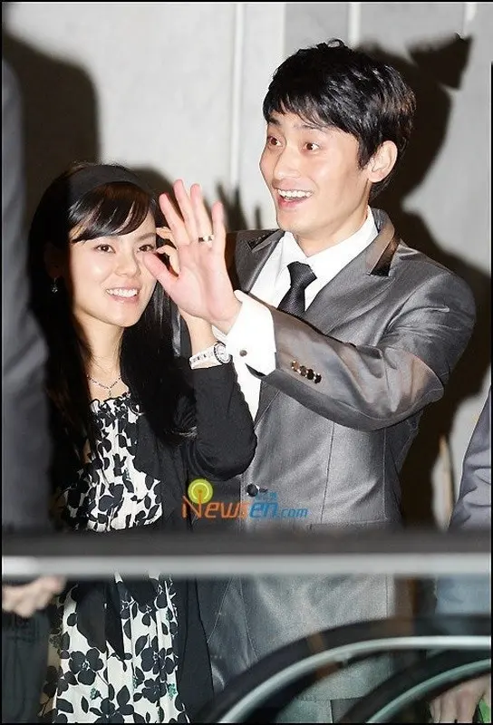 🔥تاریخ وبگردی | عکس «یونگپو و همسرش» در مراسم 2 سال بعد از سریال جومونگ 🔥تاریخ وبگردی | عکس «یونگپو و همسرش» در مراسم 2 سال بعد از سریال جومونگ