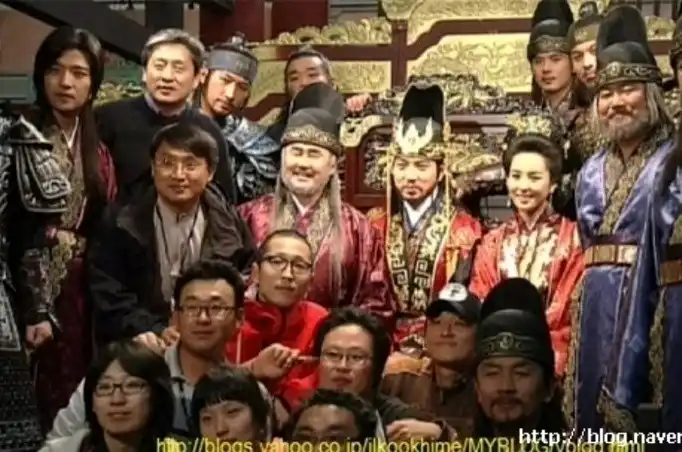 قاب روز | عکس یادگاری بازیگران دربار «گوگوریو» در پشت صحنه سریال جومونگ قاب روز | عکس یادگاری بازیگران دربار «گوگوریو» در پشت صحنه سریال جومونگ