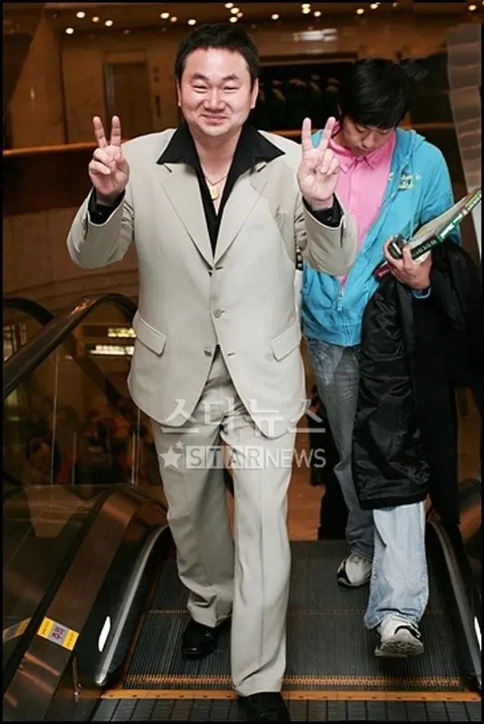 قاب روز ؛ تیپ و چهره «ماجین، مشاور یونگپو» در جشن پایان سریال جومونگ قاب روز ؛ تیپ و چهره «ماجین، مشاور یونگپو» در جشن پایان سریال جومونگ