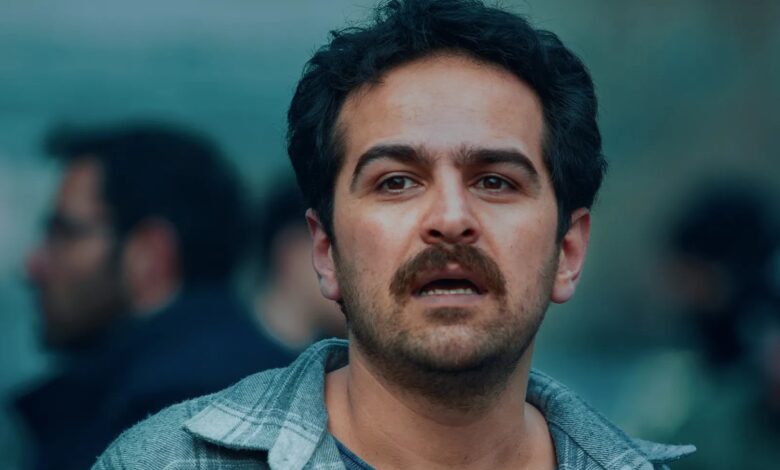 رونمایی تاریخ و زمان وبگردی؛ میرسعید مولویان، بازیگر نقش «امیر» در سریال «آبان» از همسرش رونمایی تاریخ و زمان وبگردی؛ میرسعید مولویان، بازیگر نقش «امیر» در سریال «آبان» از همسرش