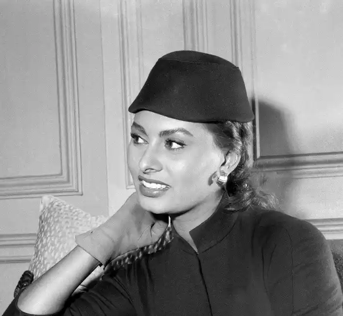 عکس جدید | چهره و استایل «سوفیا لورن» در 20 سالگی سال 1333 عکس جدید | چهره و استایل «سوفیا لورن» در 20 سالگی سال 1333