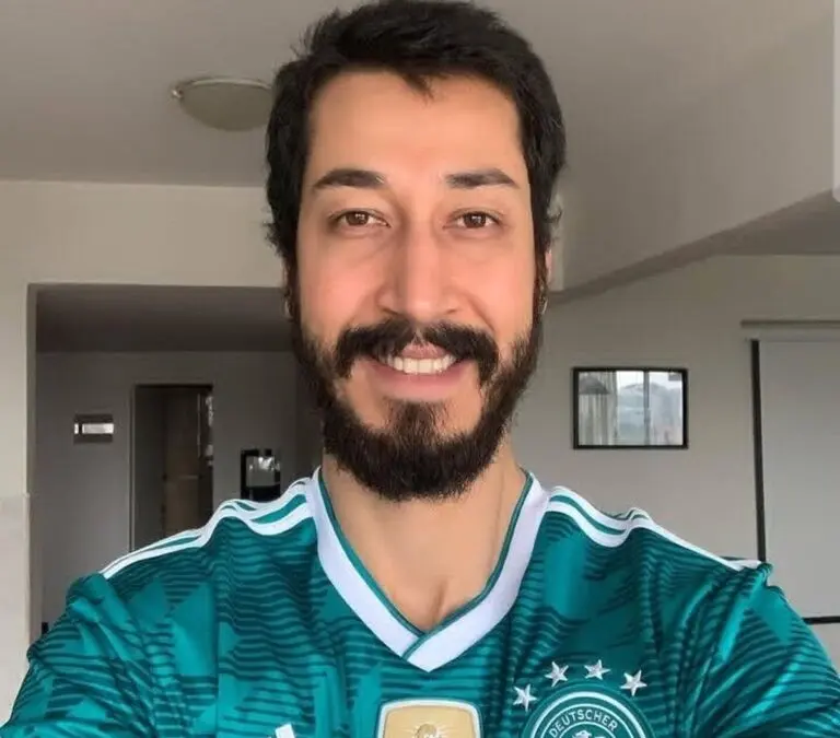 🔥تاریخ وبگردی | عکسهای عجیب بهرام افشاری مرد میمونی سریال پایتخت! 🔥تاریخ وبگردی | عکسهای عجیب بهرام افشاری مرد میمونی سریال پایتخت!