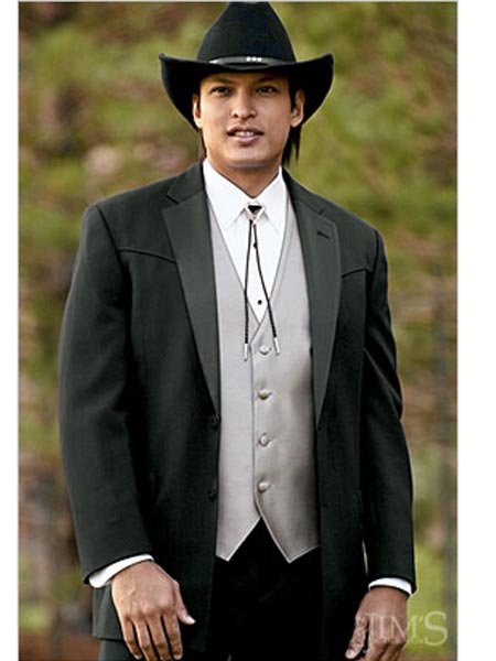 زمان و ساعت وبگردی؛ جدیدترین مدل های لباس دامادی 2010