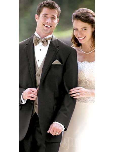 زمان و ساعت وبگردی؛ جدیدترین مدل های لباس دامادی 2010