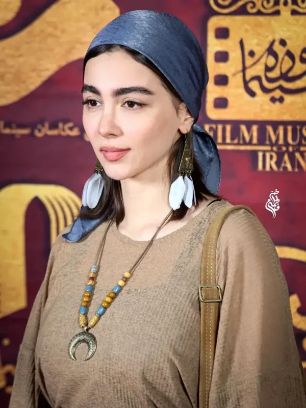 عکس آنلاین | استایل جدید نیکا با بازی سونیا حسینی سریال «پایتخت» در نهمین جشن عکاسان سال ۱۴۰۴ عکس آنلاین | استایل جدید نیکا با بازی سونیا حسینی سریال «پایتخت» در نهمین جشن عکاسان سال ۱۴۰۴