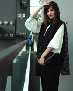 نگاه روز | بیوگرافی مهسا حجازی و استایل‌ سر تا پا مشکی اما جذاب