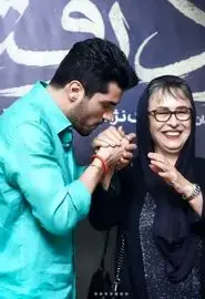 عکس جدید | دستبوسی آزیتا حاجیان توسط سینا مهراد عکس جدید | دستبوسی آزیتا حاجیان توسط سینا مهراد