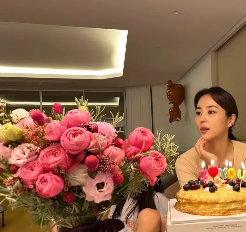 عکس جدید | تولد ۴۲ سالگی «بانو سوسانو»؛ هان هه جین عکس جدید | تولد ۴۲ سالگی «بانو سوسانو»؛ هان هه جین