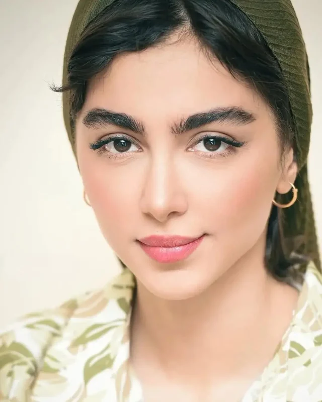 🔥تاریخ وبگردی | سونیا حسینی با این عکس غوغا به پا کرد 🔥تاریخ وبگردی | سونیا حسینی با این عکس غوغا به پا کرد