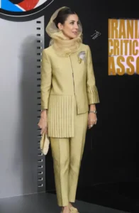 نگاه روز | استایل و لباس تمام زرد سارا بهرامی