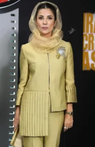 نگاه روز | استایل و لباس تمام زرد سارا بهرامی