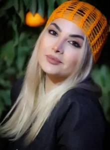 نگاه روز | مونا فائزپور تغییر چهره حیرت‌انگیز و ژست مدلینگ