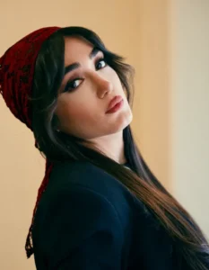 تاریخ وبگردی | استایل خاص و جذاب فرزانه قاسم زاده بازیگر فیلم سينمايى هتل