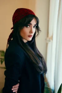 تاریخ وبگردی | استایل خاص و جذاب فرزانه قاسم زاده بازیگر فیلم سينمايى هتل