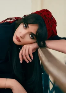 تاریخ وبگردی | استایل خاص و جذاب فرزانه قاسم زاده بازیگر فیلم سينمايى هتل