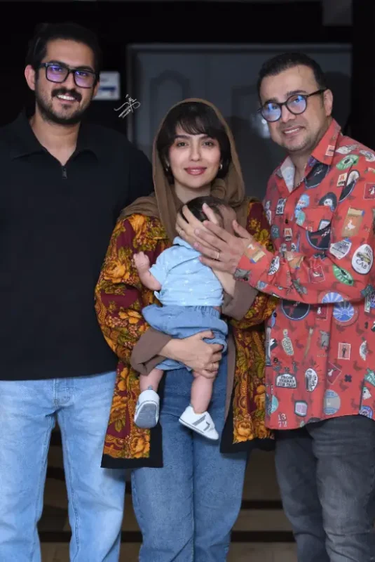 نگاه روز | عکس جدید مونا کرمی و سپند امیرسلیمانی در کنار فرزندشان سال ۱۴۰۴ نگاه روز | عکس جدید مونا کرمی و سپند امیرسلیمانی در کنار فرزندشان سال ۱۴۰۴