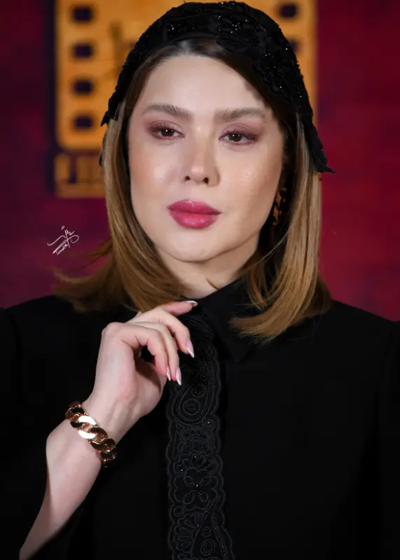 عکس آنلاین | ویدا جوان و دیبا زاهدی با استایل شیک و دیدنی سال ۱۴۰۴ عکس آنلاین | ویدا جوان و دیبا زاهدی با استایل شیک و دیدنی سال ۱۴۰۴