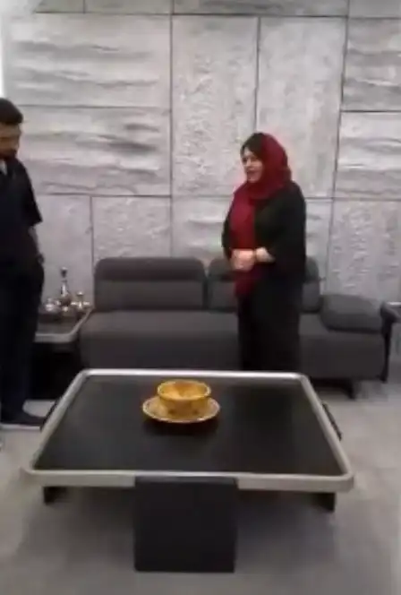 عکس آنلاین | دفتر کار گیتی قاسمی با چیدمانی منحصربهفرد سال ۱۴۰۴ عکس آنلاین | دفتر کار گیتی قاسمی با چیدمانی منحصربهفرد سال ۱۴۰۴