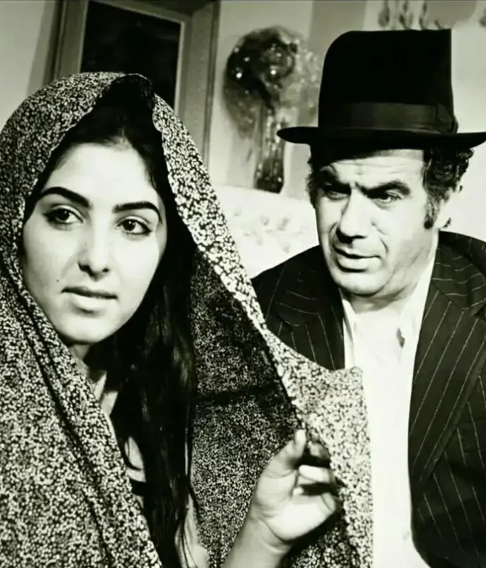 🔥تاریخ وبگردی | عکس قدیمی چهره «ناصر ملک مطیعی و شیلا» در سال 1349 🔥تاریخ وبگردی | عکس قدیمی چهره «ناصر ملک مطیعی و شیلا» در سال 1349