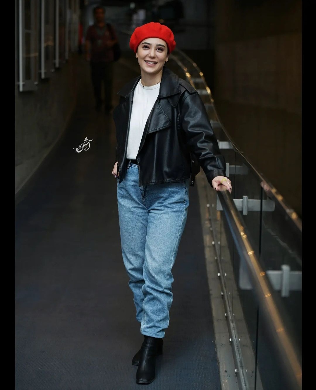 🔥تاریخ وبگردی | ساقی حاجی پور و خواهر خیلی جوونش که شبیه خودشه 🔥تاریخ وبگردی | ساقی حاجی پور و خواهر خیلی جوونش که شبیه خودشه