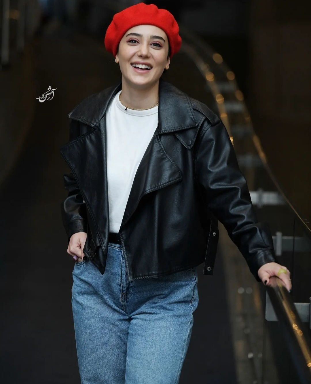 🔥تاریخ وبگردی | ساقی حاجی پور و خواهر خیلی جوونش که شبیه خودشه 🔥تاریخ وبگردی | ساقی حاجی پور و خواهر خیلی جوونش که شبیه خودشه