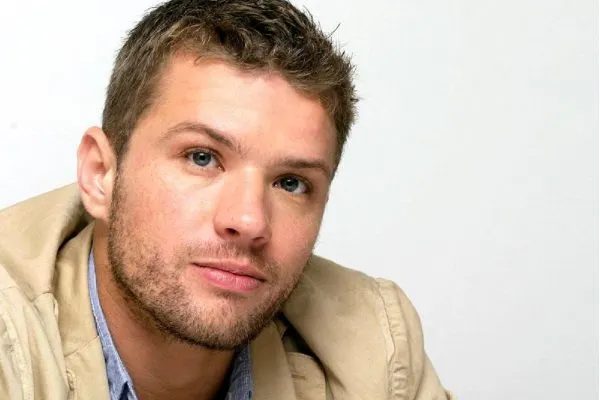 قاب روز | زندگی خصوصی، عکسهای شخصی رایان فیلیپ و بیوگرافی قاب روز | زندگی خصوصی، عکسهای شخصی رایان فیلیپ و بیوگرافی