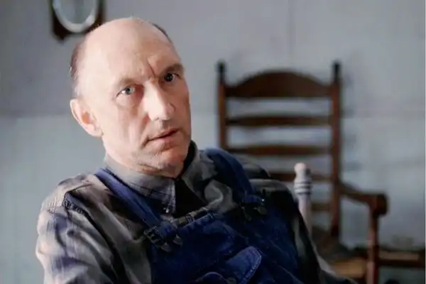 عکس آنلاین | زندگی خصوصی، عکس‌های شخصی پیتر مک‌رابی و بیوگرافی سال ۱۴۰۴