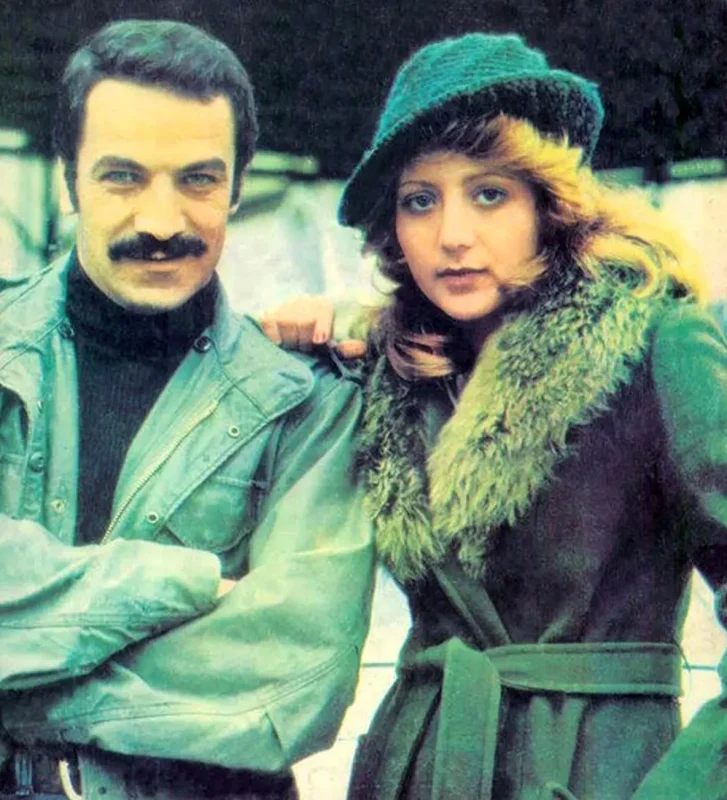 عکس آنلاین | عکس عاشقانه نوش آفرین و همسرش سعید راد در دوران جوانی دهه 50 سال ۱۴۰۴ عکس آنلاین | عکس عاشقانه نوش آفرین و همسرش سعید راد در دوران جوانی دهه 50 سال ۱۴۰۴