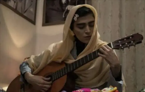 عکس آنلاین | گیتار نوازی اندیشه فولادوند؛ چهره متفاوت خانم بازیگر سال ۱۴۰۴ عکس آنلاین | گیتار نوازی اندیشه فولادوند؛ چهره متفاوت خانم بازیگر سال ۱۴۰۴