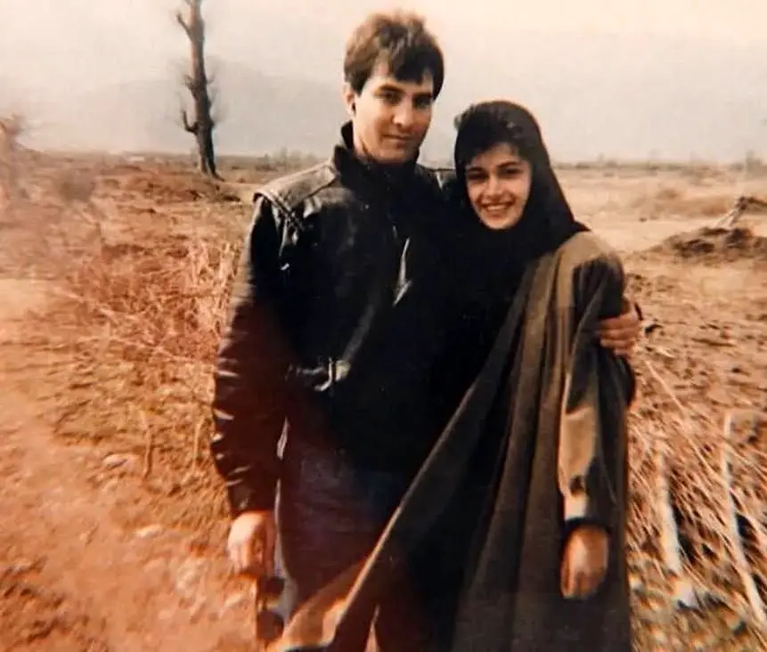 قاب روز | ژست عاشقانه ایرج نوذری در کنار همسرش؛ سال 1368 قاب روز | ژست عاشقانه ایرج نوذری در کنار همسرش؛ سال 1368