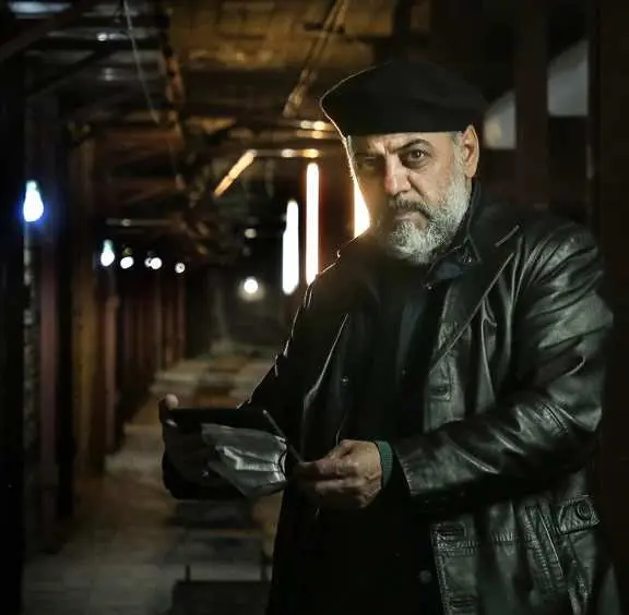 عکس آنلاین | فیلم صیاد درباره فرمانده شهید ارتش با هنرنمایی علی سرابی و مارال بنی‌ آدم سال ۱۴۰۴