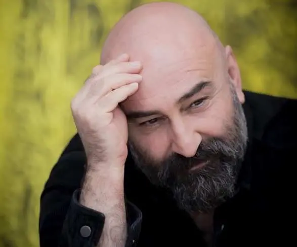 عکس آنلاین | معرفی بازیگران سریال زرافه از داستان تا زمان پخش سال ۱۴۰۴ عکس آنلاین | معرفی بازیگران سریال زرافه از داستان تا زمان پخش سال ۱۴۰۴